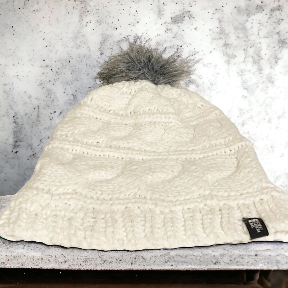 Northface Womans White Cable Thick Knit Pom Pom Beanie Hat‎